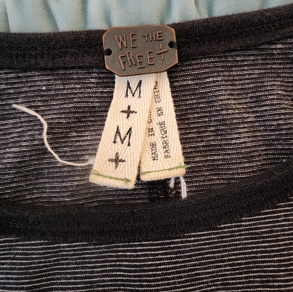 We the Free Scoop Neck Striped T-shirt Size Medium - EUC - Picture 5 of 6